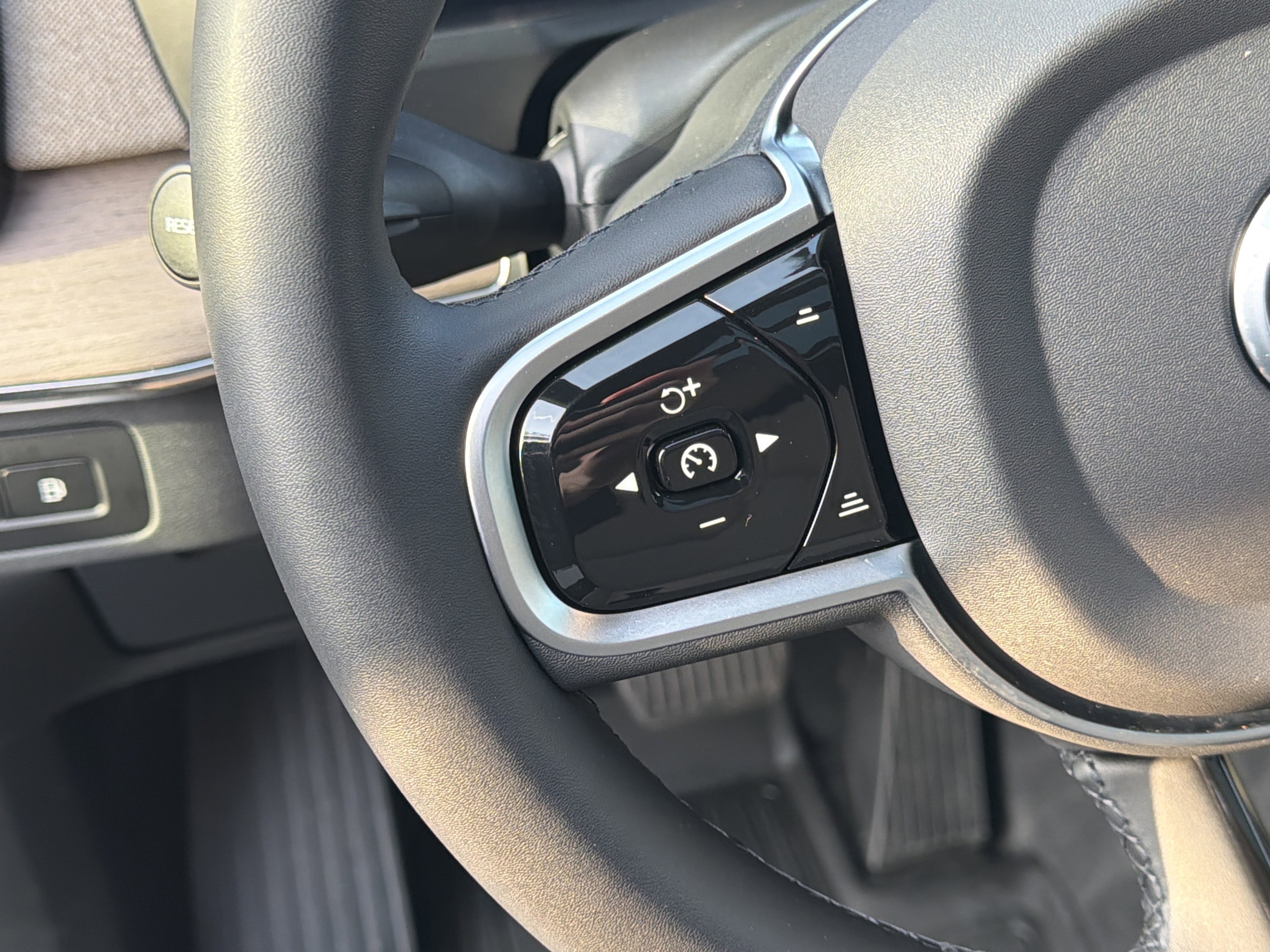 Used 2026 Volvo XC90 T8 Plus w/ Protection Package Premier image 19