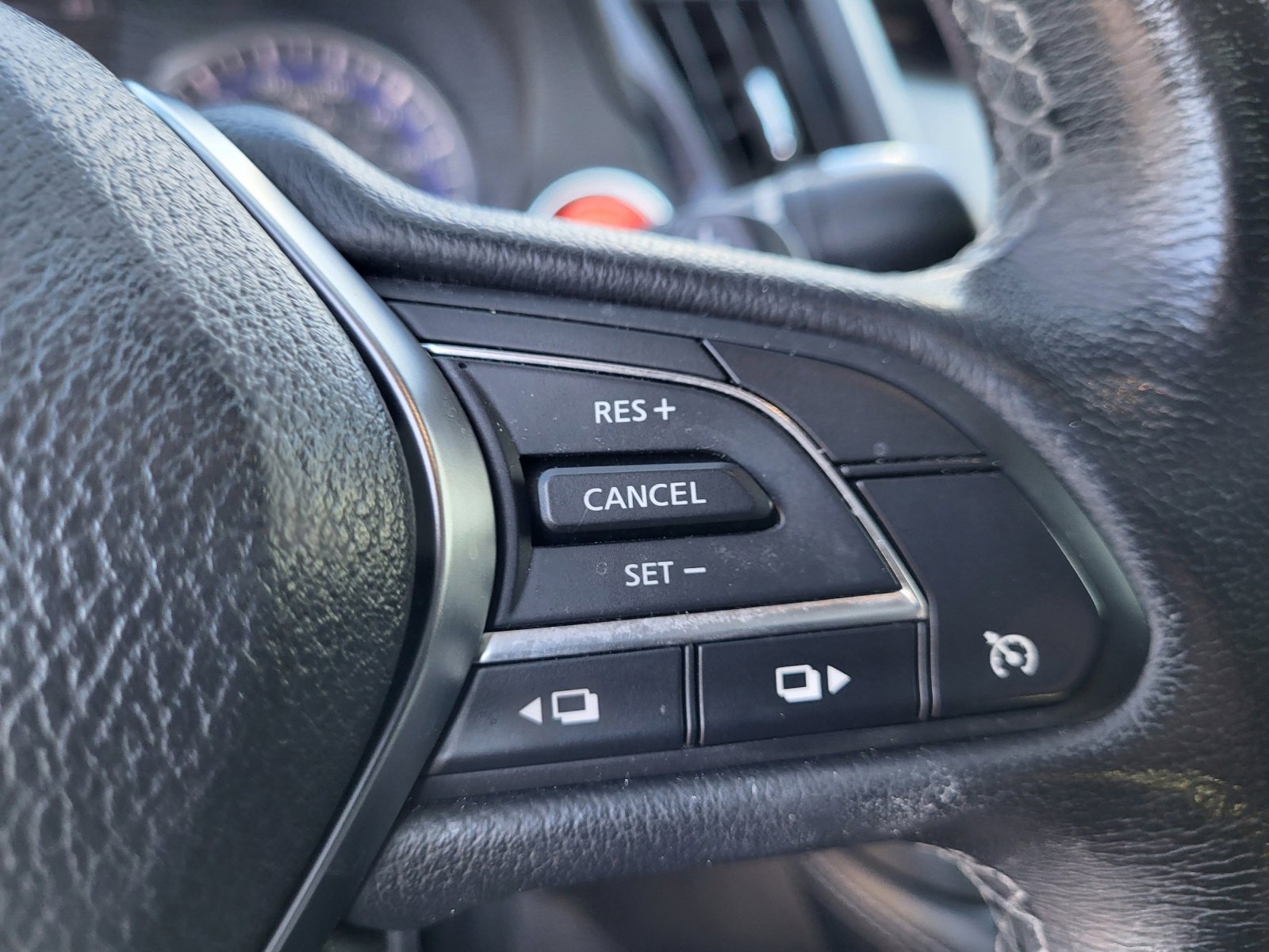 Used 2018 INFINITI Q60 Red Sport 400 w/ Sensory Package 3.0T Sport image 26