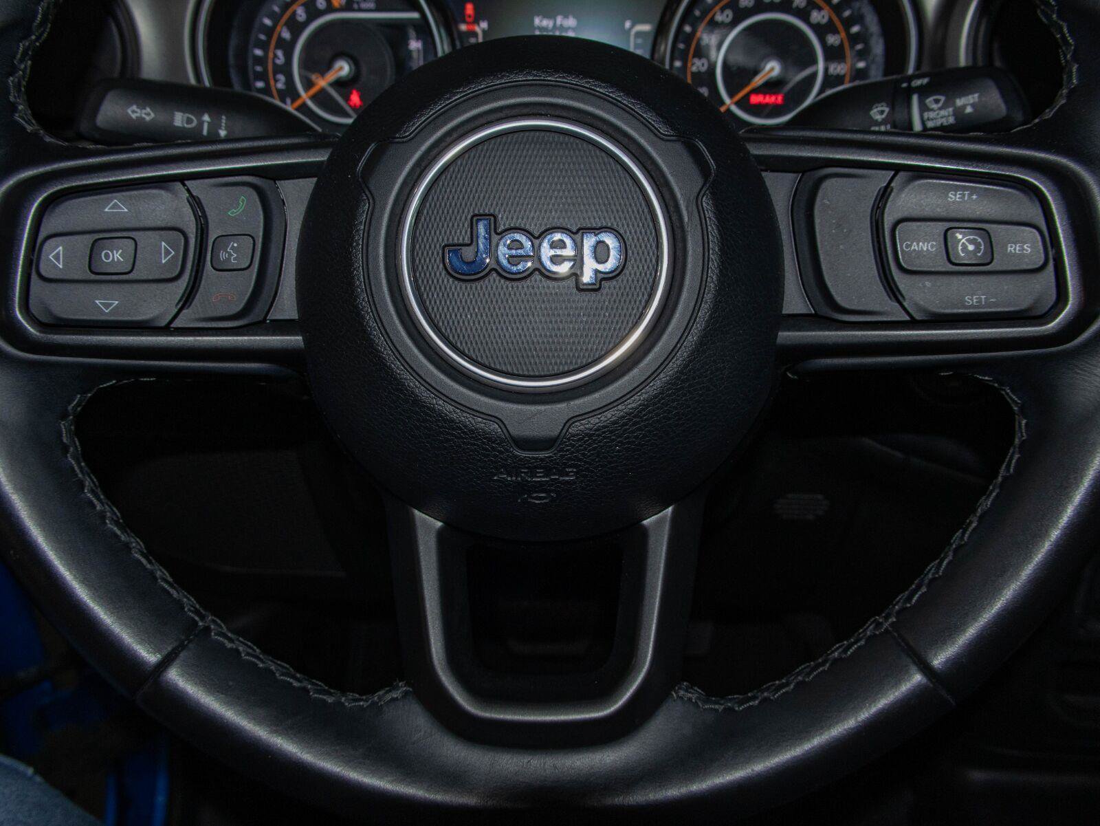 Used 2021 Jeep Gladiator Sport AWD/4WD image 12