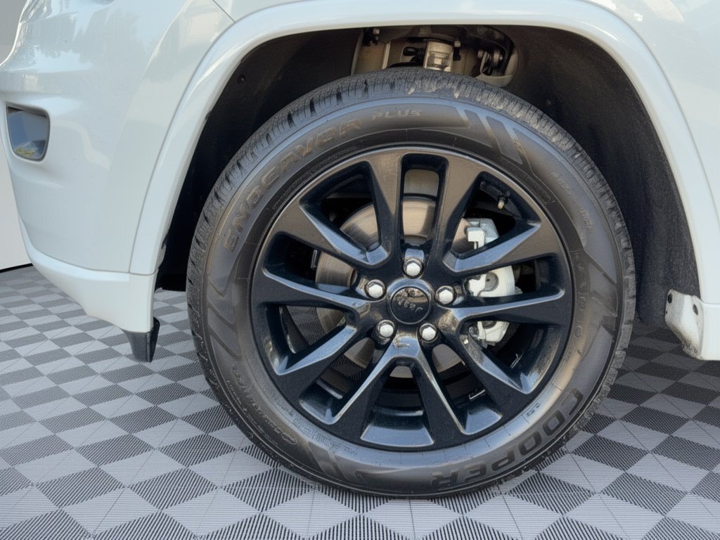 Used 2019 Jeep Grand Cherokee Altitude RWD image 13
