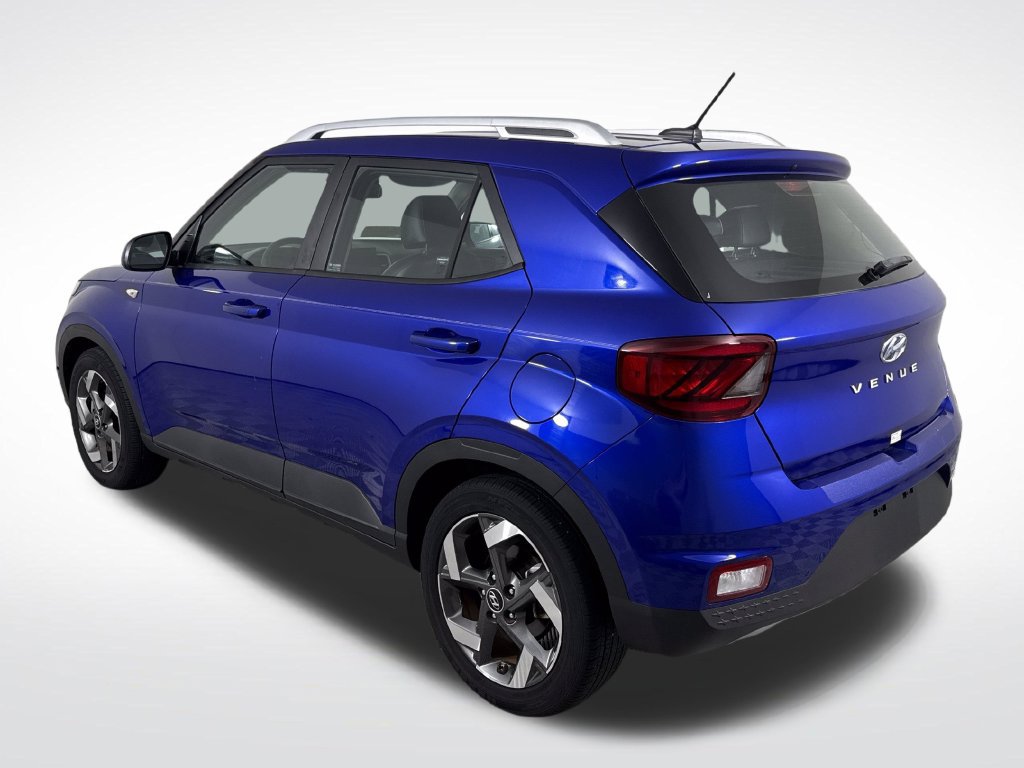 Certified 2024 Hyundai Venue Limited FWD image 6