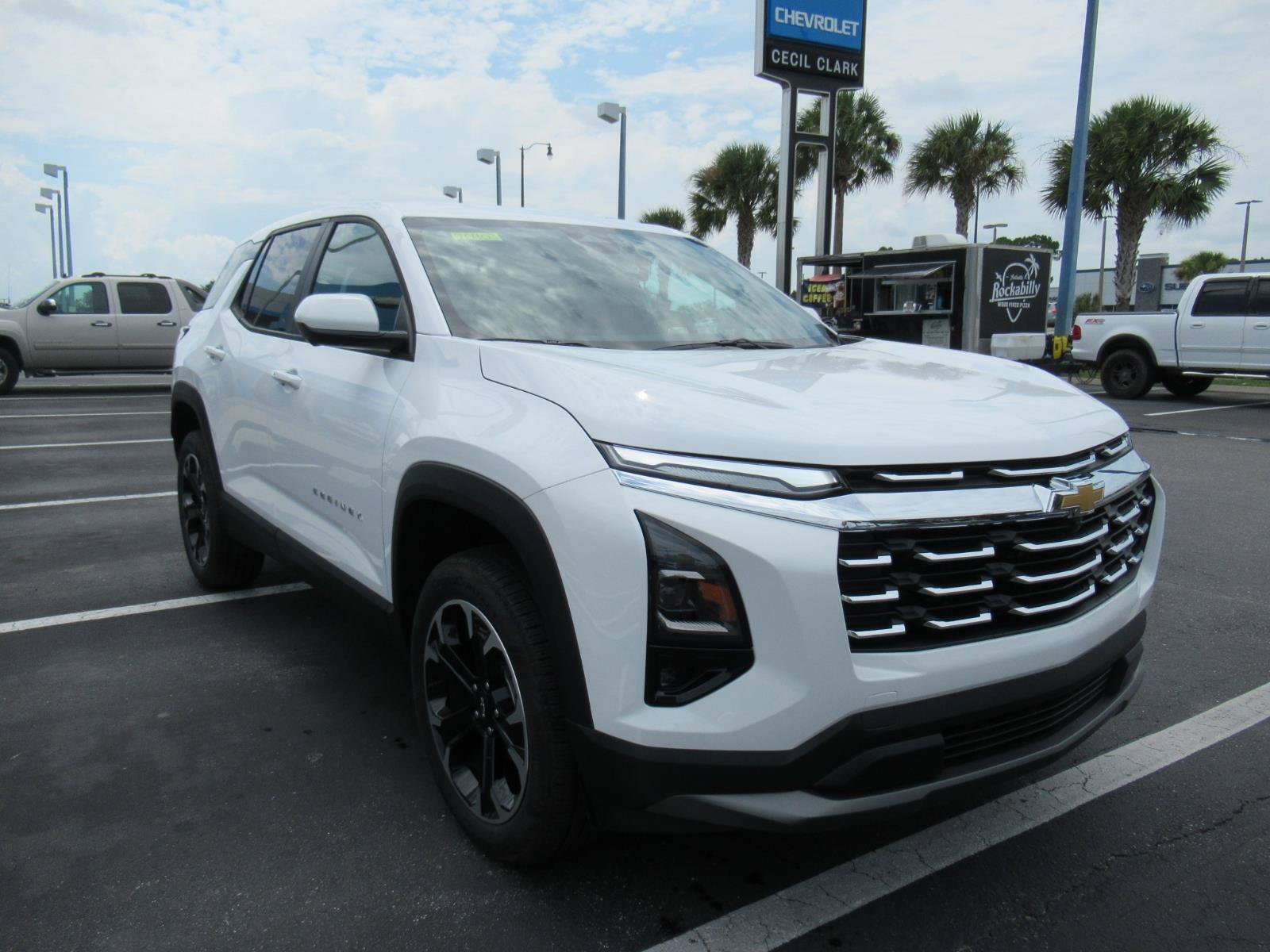 Used 2026 Chevrolet Equinox LT w/ Convenience Package II FWD image 3