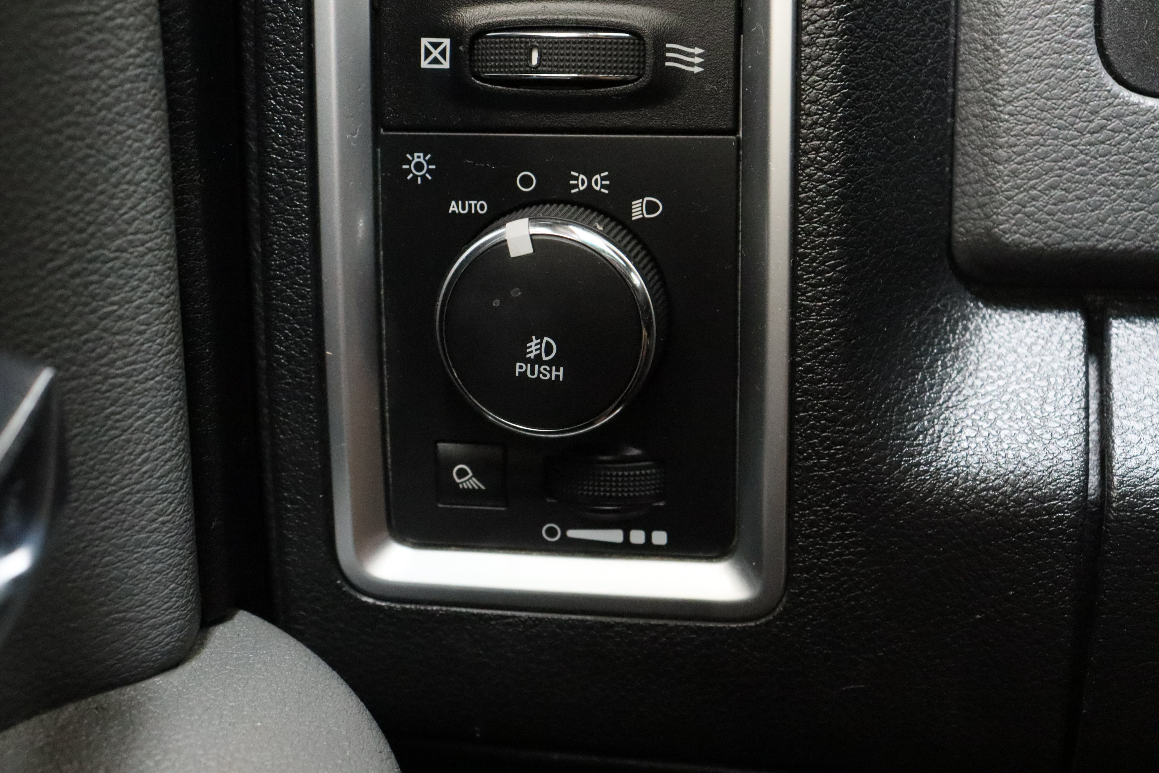 Used 2016 RAM 1500 Big Horn RWD image 23