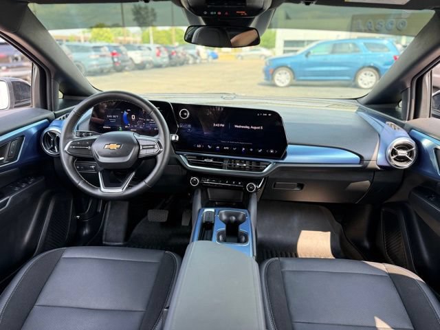 Used 2025 Chevrolet Equinox EV LT FWD image 2