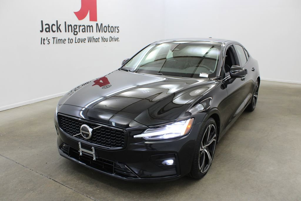 Used 2024 Volvo S60 B5 Plus AWD/4WD image 2