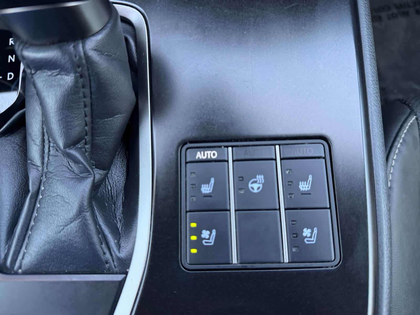 Used 2024 Lexus UX 250h AWD w/ Premium Package image 23