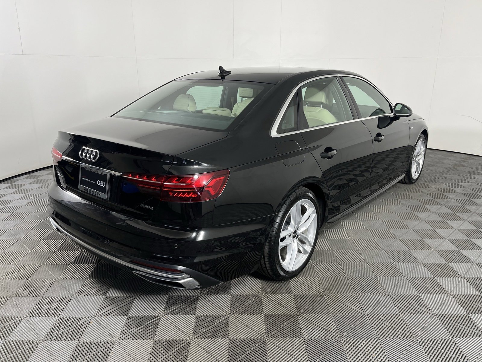 Used 2024 Audi A4 2.0T Premium Plus image 9