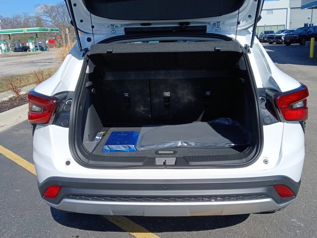 New 2026 Chevrolet Trax LT w/ Driver Confidence Package FWD image 24