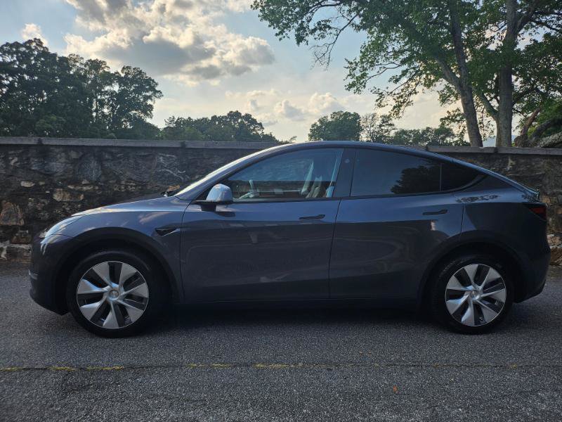Used 2023 Tesla Model Y Long Range AWD/4WD image 8