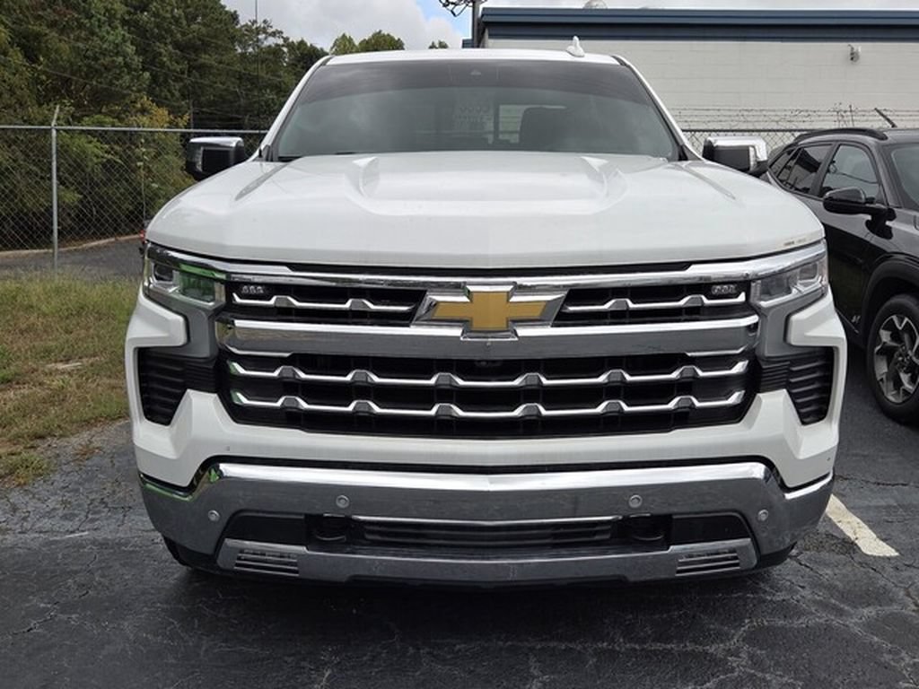 Used 2023 Chevrolet Silverado 1500 LTZ w/ LTZ Convenience Package II AWD/4WD image 2