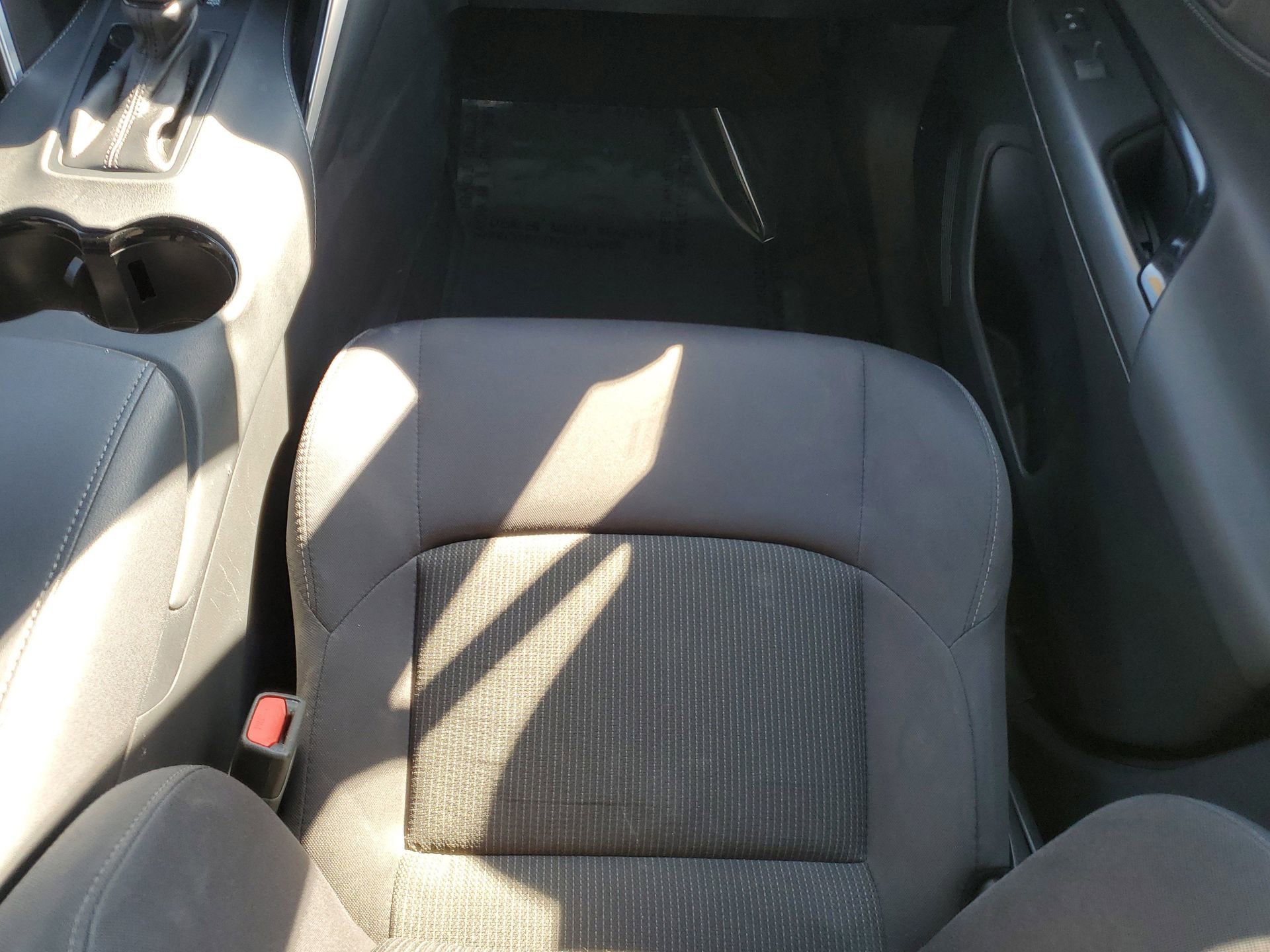 Used 2021 Toyota Venza LE image 16