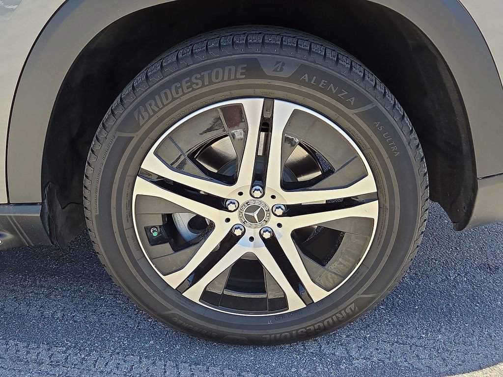Used 2022 Mercedes-Benz GLS 450 4MATIC image 11