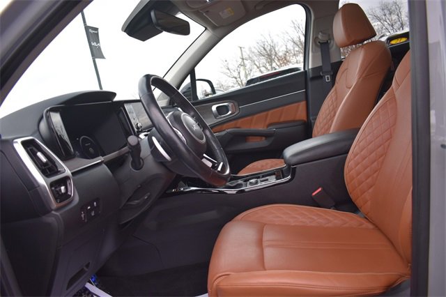 Certified 2022 Kia Sorento SX Prestige w/ Rust Color Package image 28