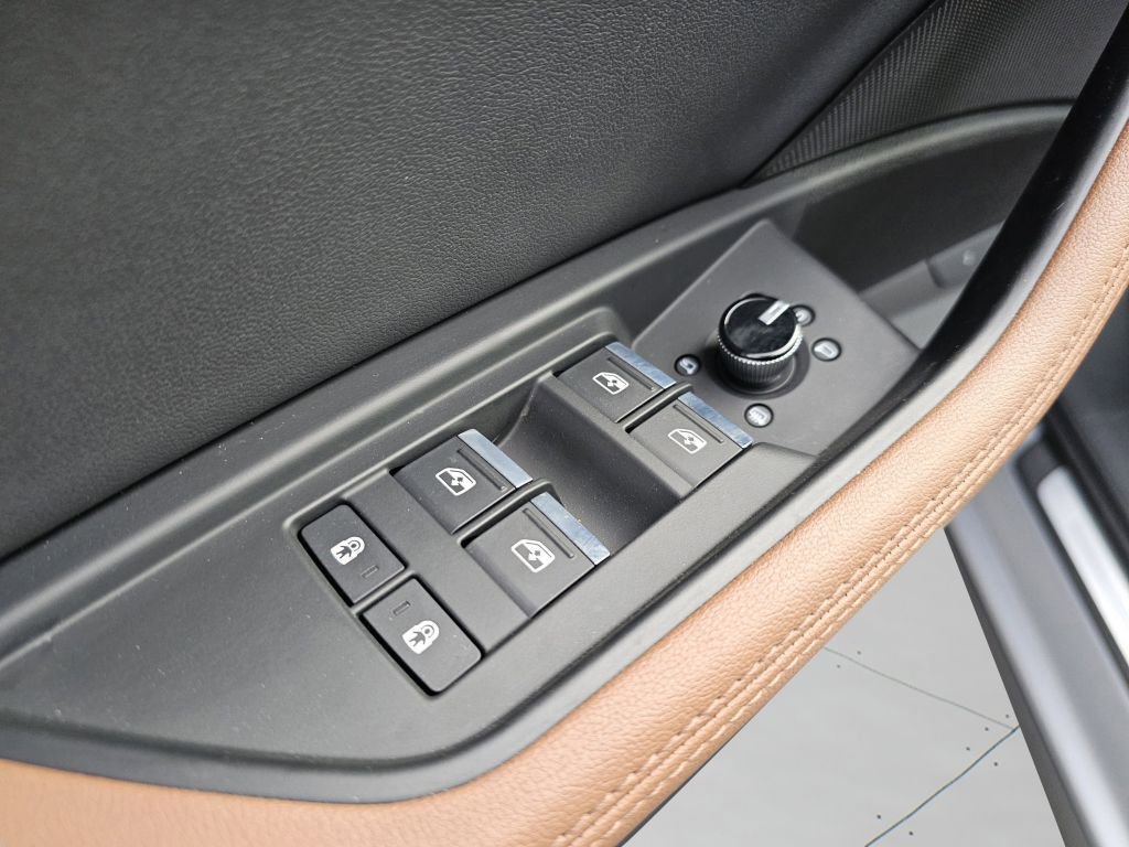 Used 2022 Audi e-tron Premium image 31