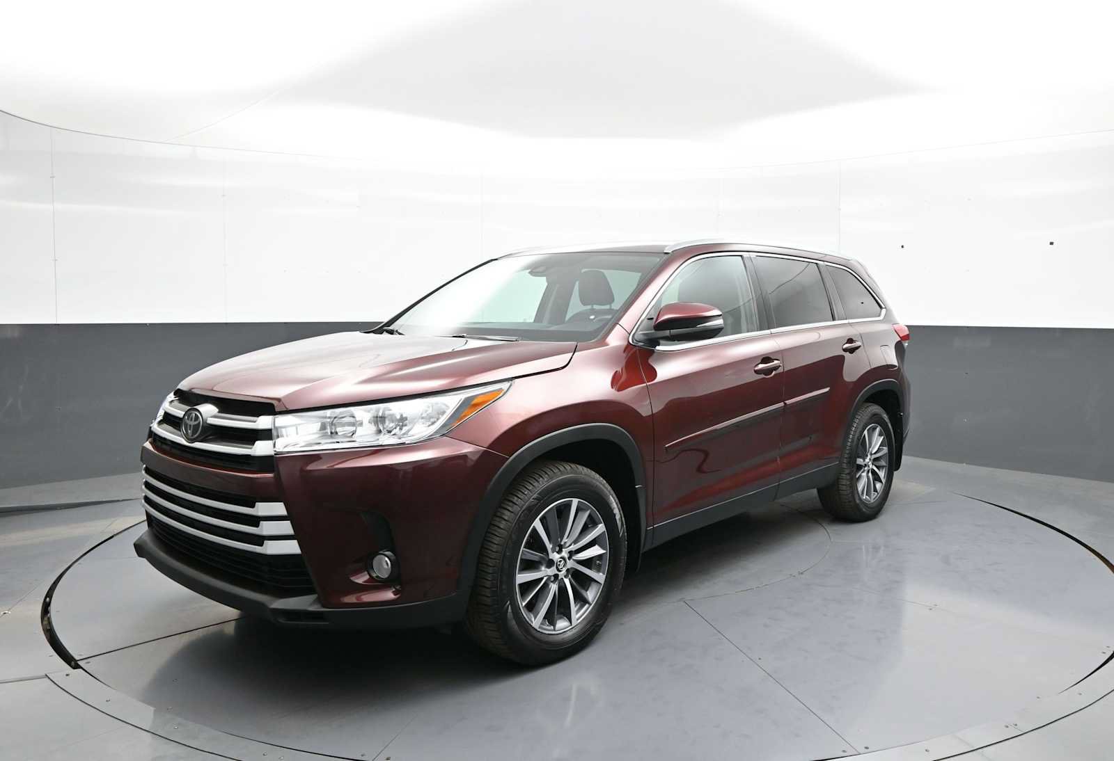Used 2019 Toyota Highlander XLE w/ Protection Package #3 AWD/4WD image 9