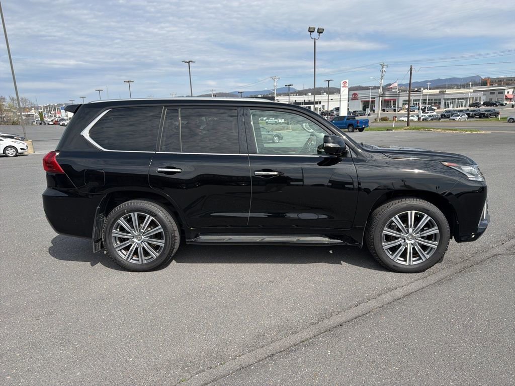 Used 2016 Lexus LX 570 4WD w/ Luxury Package image 6