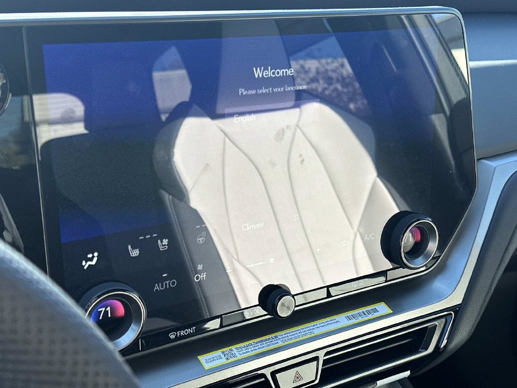 New 2026 Lexus TX 500h AWD image 19