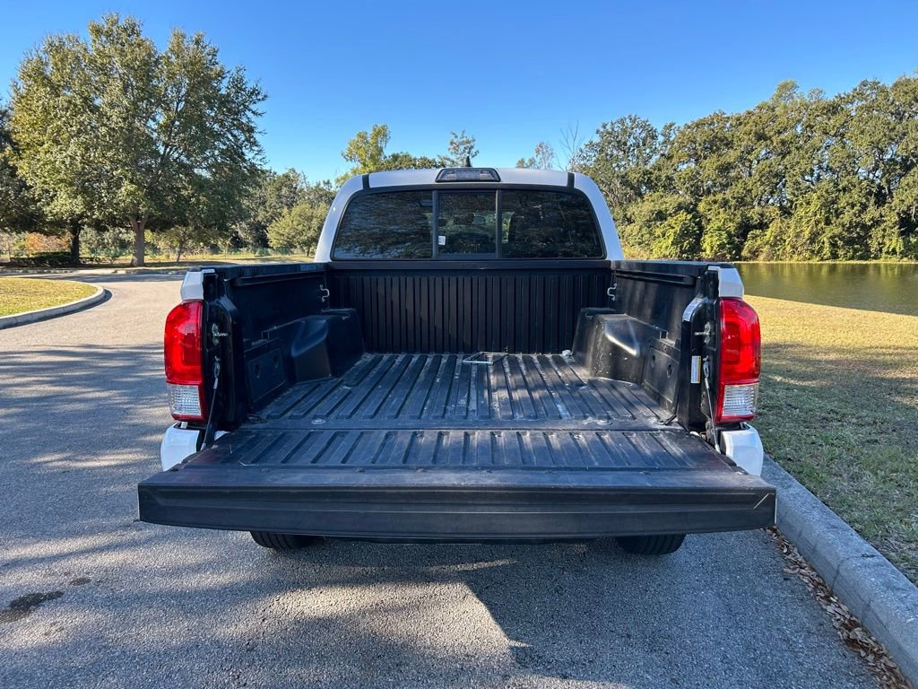 Used 2016 Toyota Tacoma SR image 10