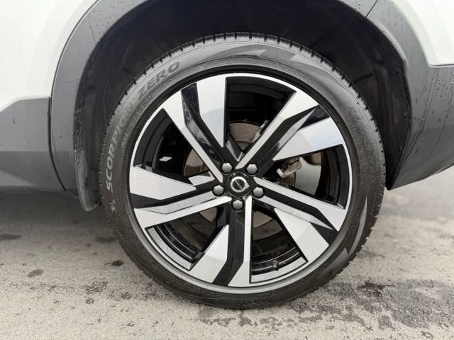 Used 2024 Volvo XC40 B5 Plus w/ Climate Package AWD/4WD image 28