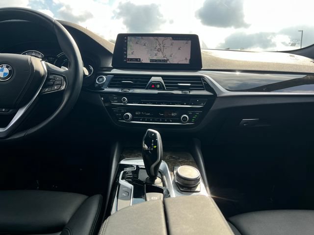Used 2019 BMW 530e xDrive AWD/4WD image 16