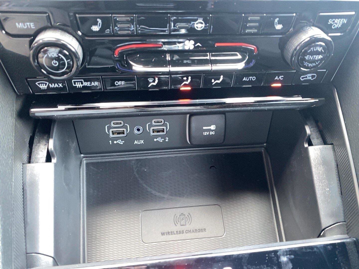 New 2025 Jeep Grand Cherokee Altitude image 12