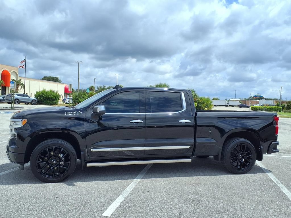 Used 2024 Chevrolet Silverado 1500 High Country w/ Technology Package AWD/4WD image 4