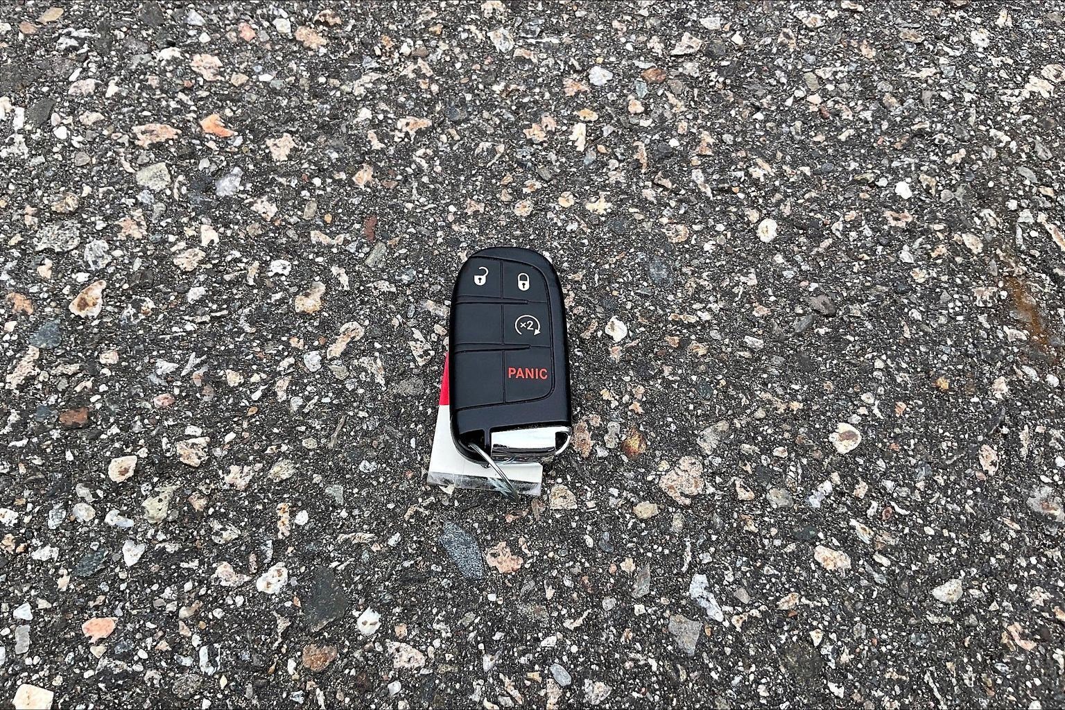 Certified 2025 Jeep Compass Latitude image 10