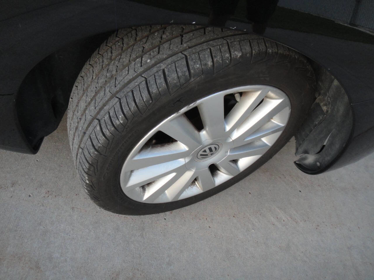 Used 2008 Volkswagen Beetle SE image 24