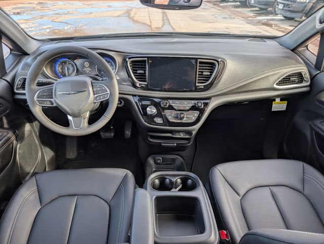 New 2026 Chrysler Pacifica Select image 14