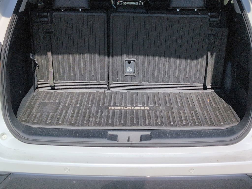 Used 2024 Toyota Highlander Limited AWD/4WD image 22