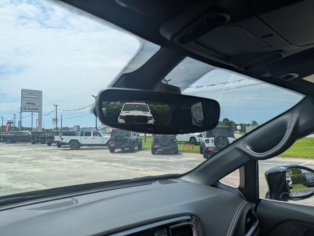 New 2027 Chrysler Pacifica Select FWD image 24