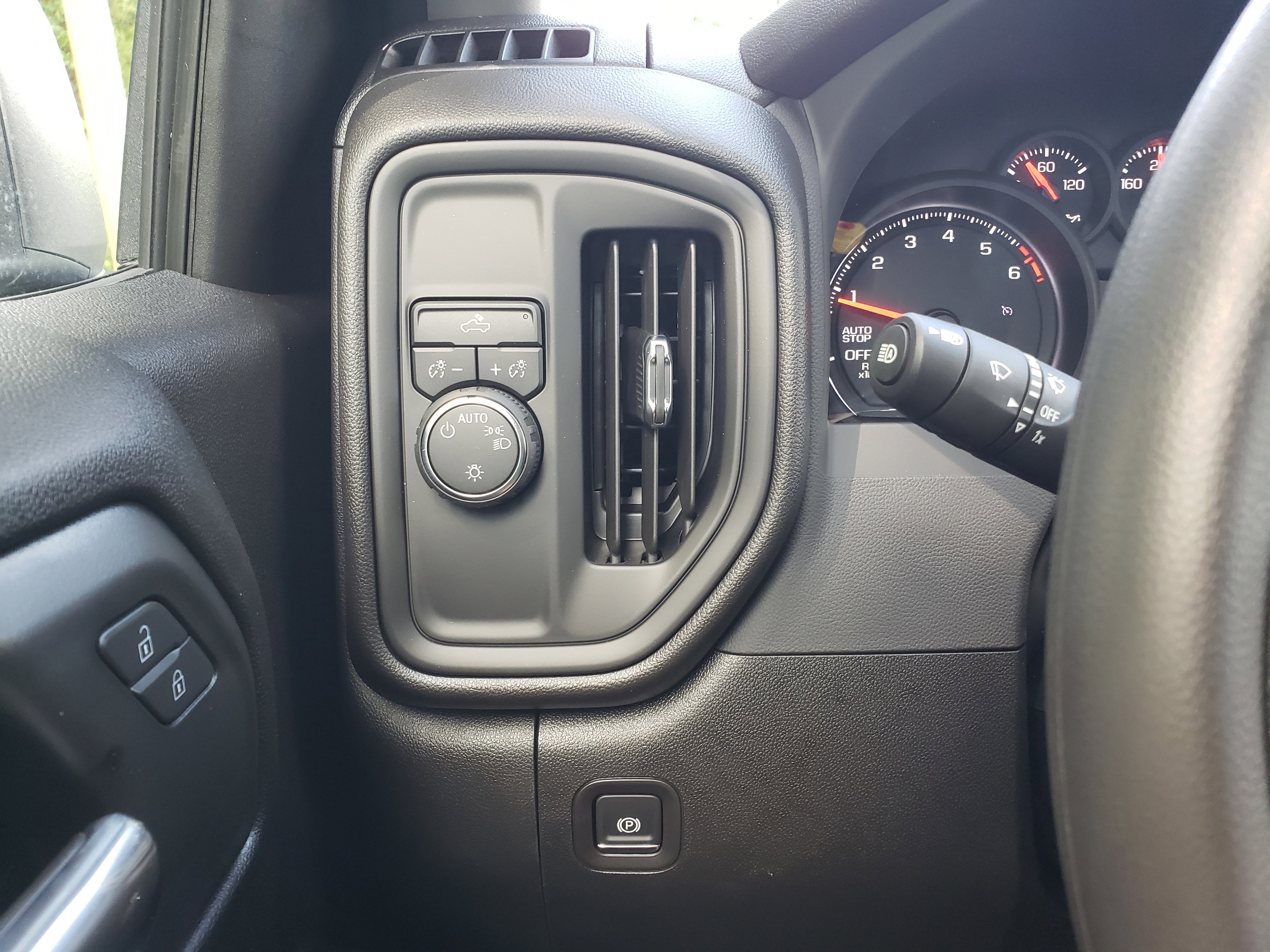 New 2025 Chevrolet Silverado 1500 Custom w/ LPO, Dark Essentials Package image 12