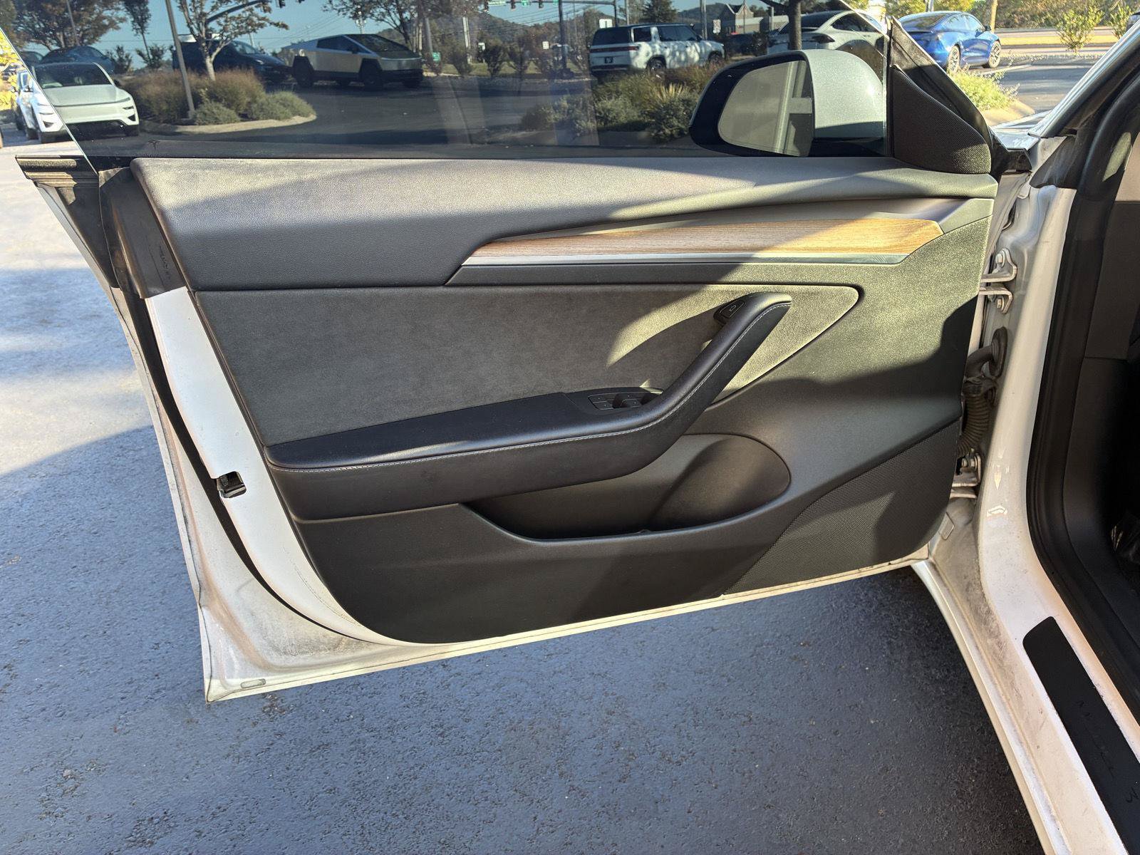 Used 2023 Tesla Model 3 Standard Range RWD image 21