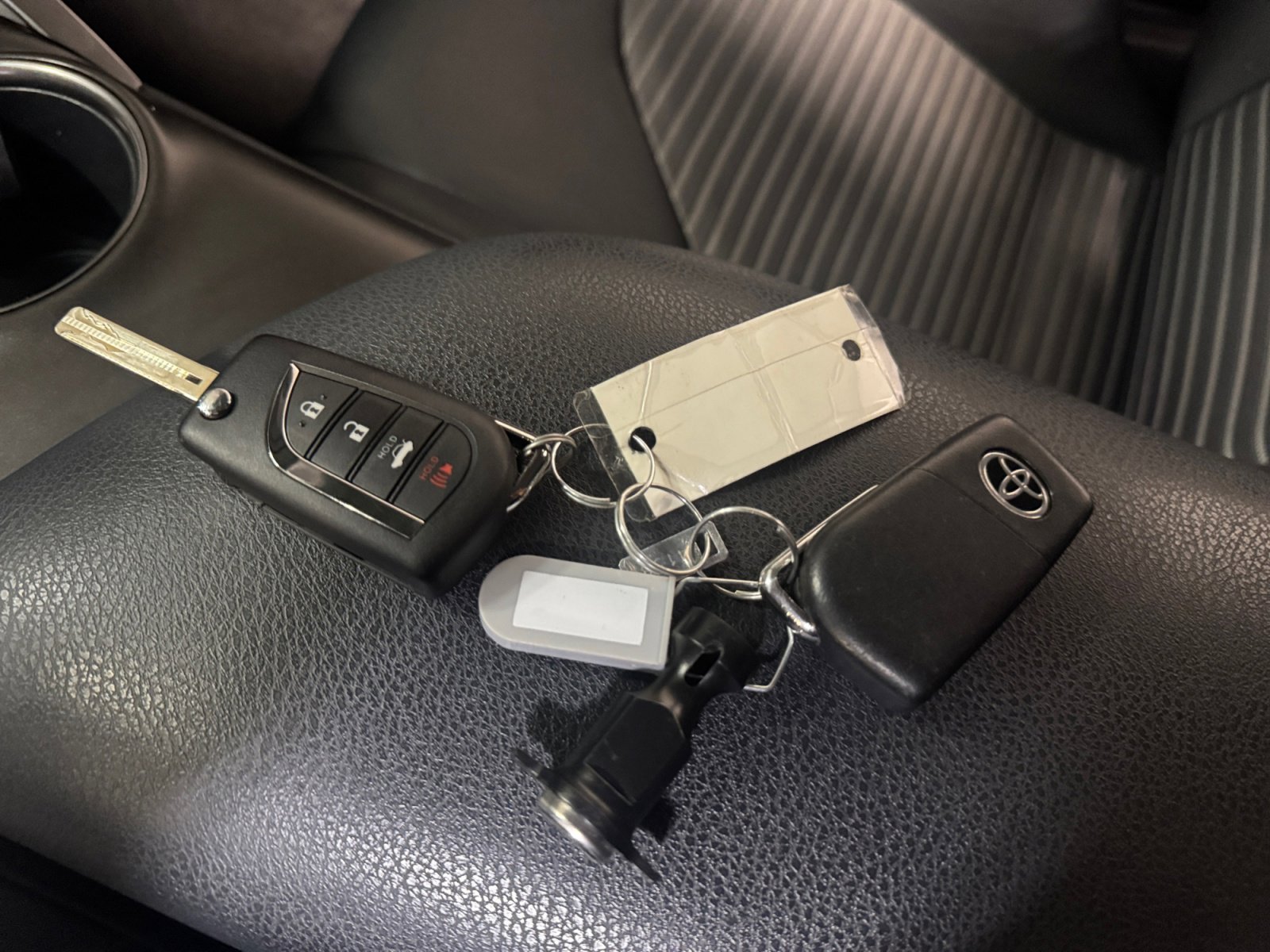 Used 2022 Toyota Camry SE FWD image 27