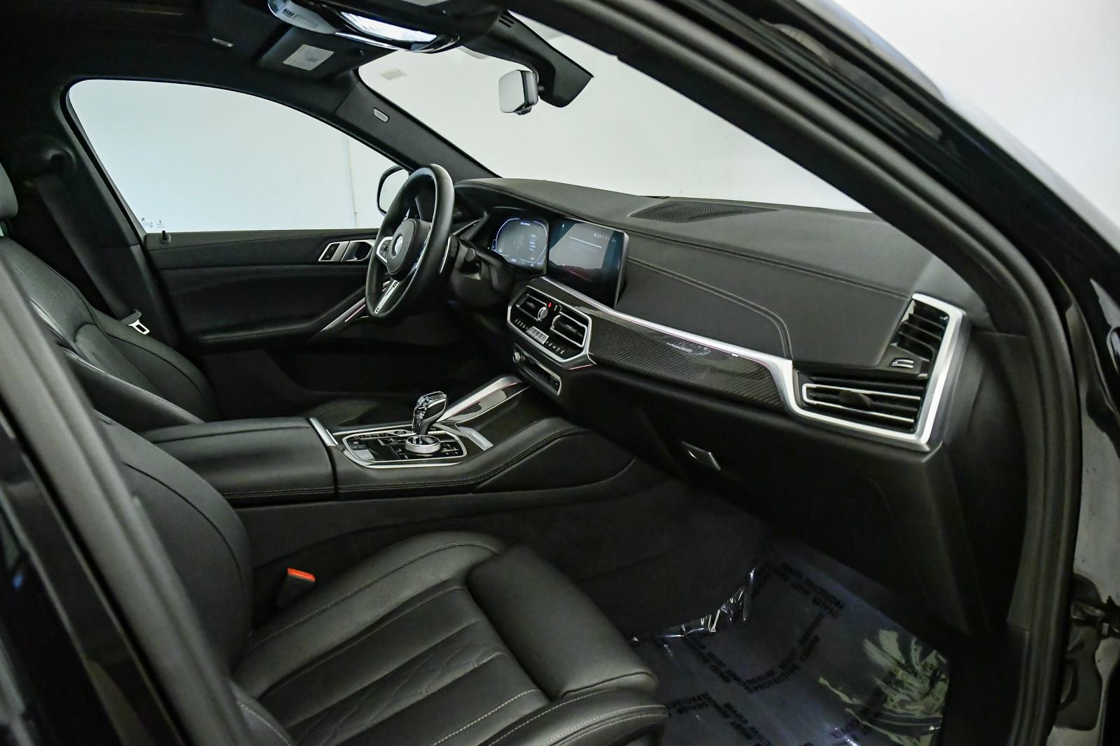 Certified 2023 BMW X6 M50i w/ Executive Package AWD/4WD image 17