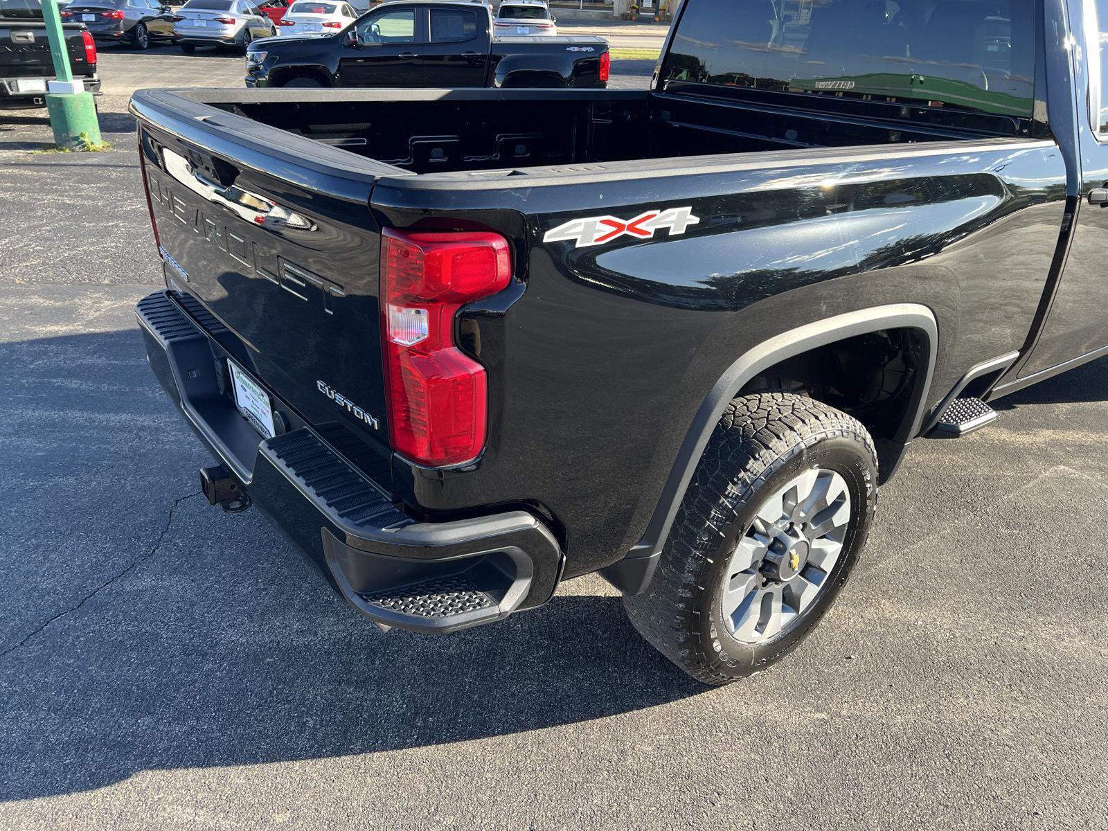 Used 2023 Chevrolet Silverado 2500 Custom w/ Custom Value Package image 40