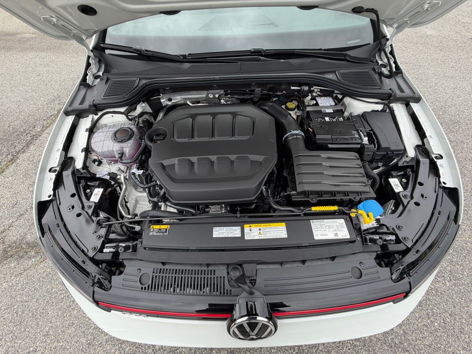 New 2026 Volkswagen Golf SE FWD image 16