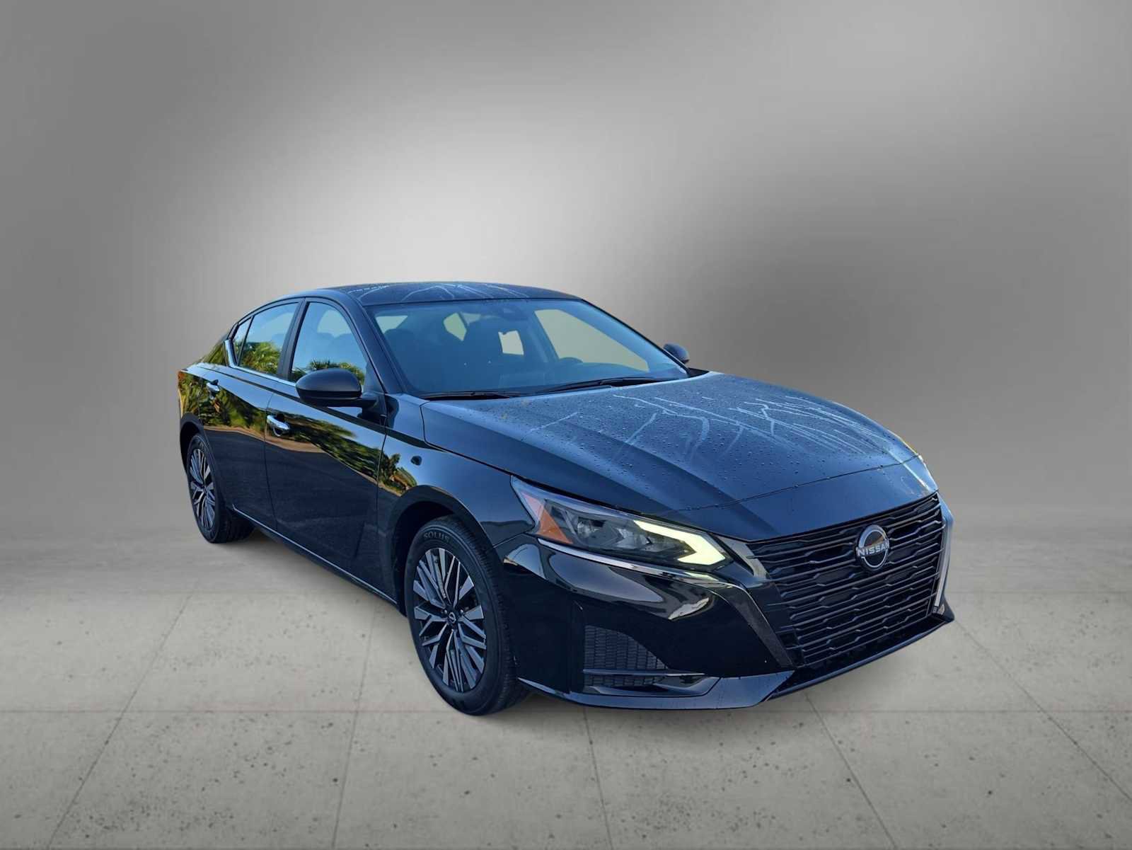 Used 2025 Nissan Altima 2.5 SV image 2