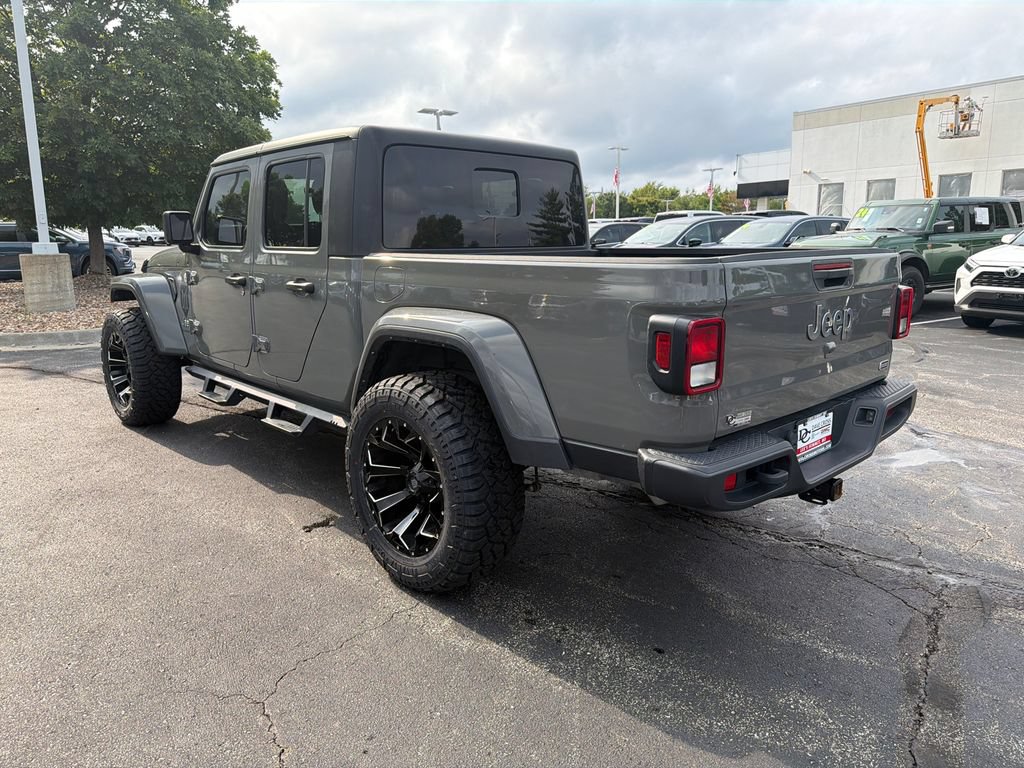Used 2021 Jeep Gladiator Overland AWD/4WD image 7