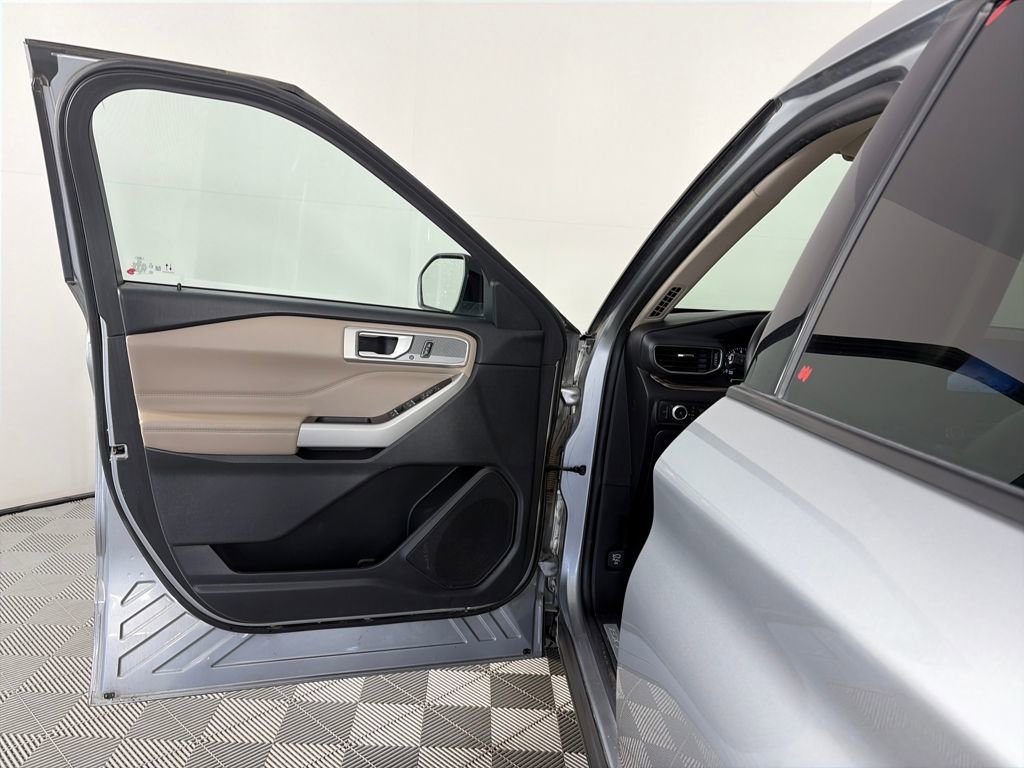 Used 2022 Ford Explorer Limited image 10