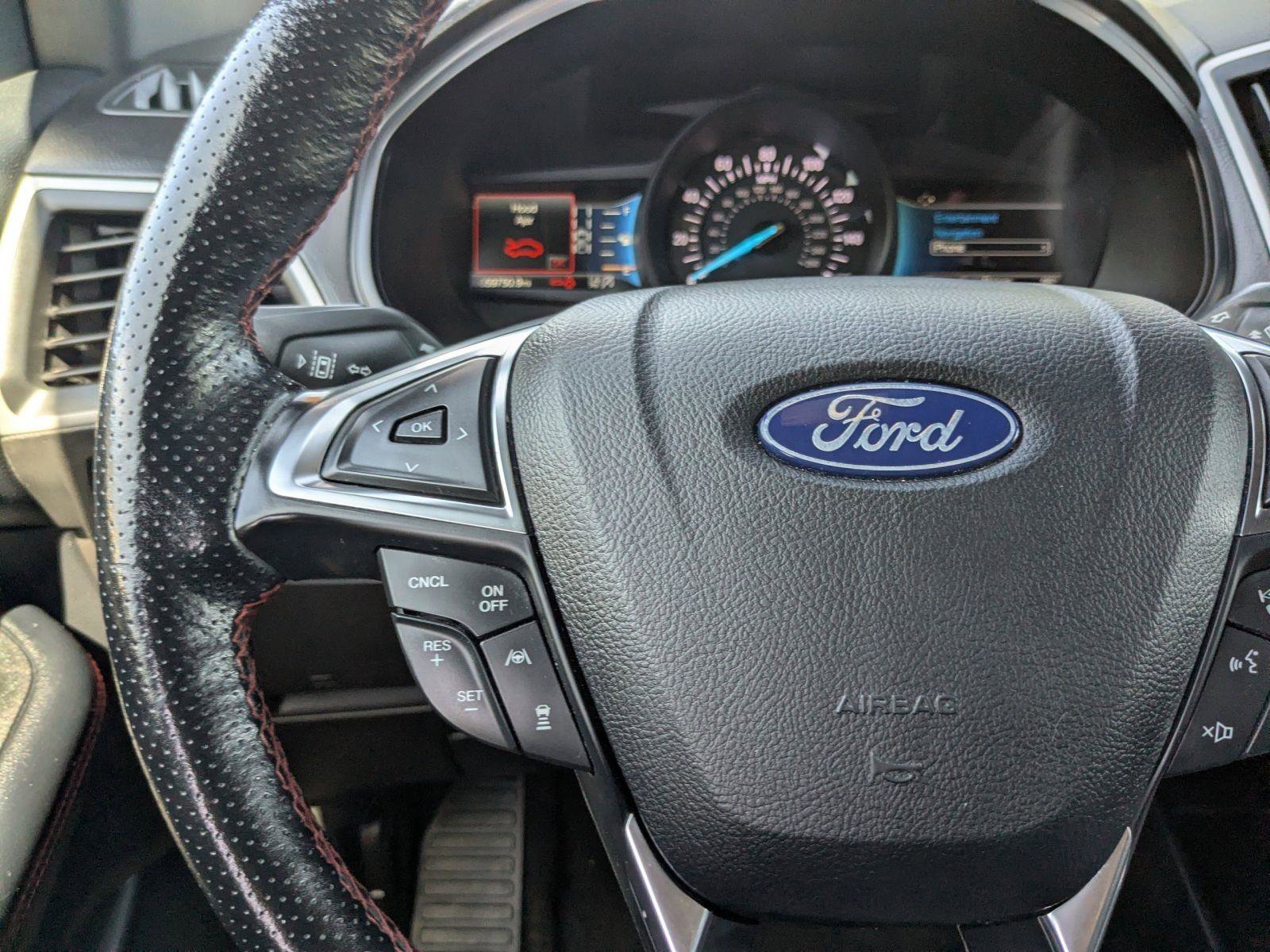 Used 2022 Ford Edge ST-Line image 18