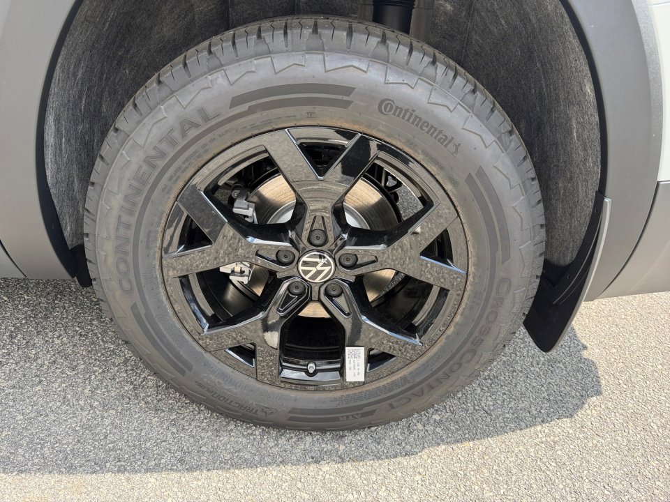 New 2026 Volkswagen Atlas Peak Edition AWD/4WD image 22