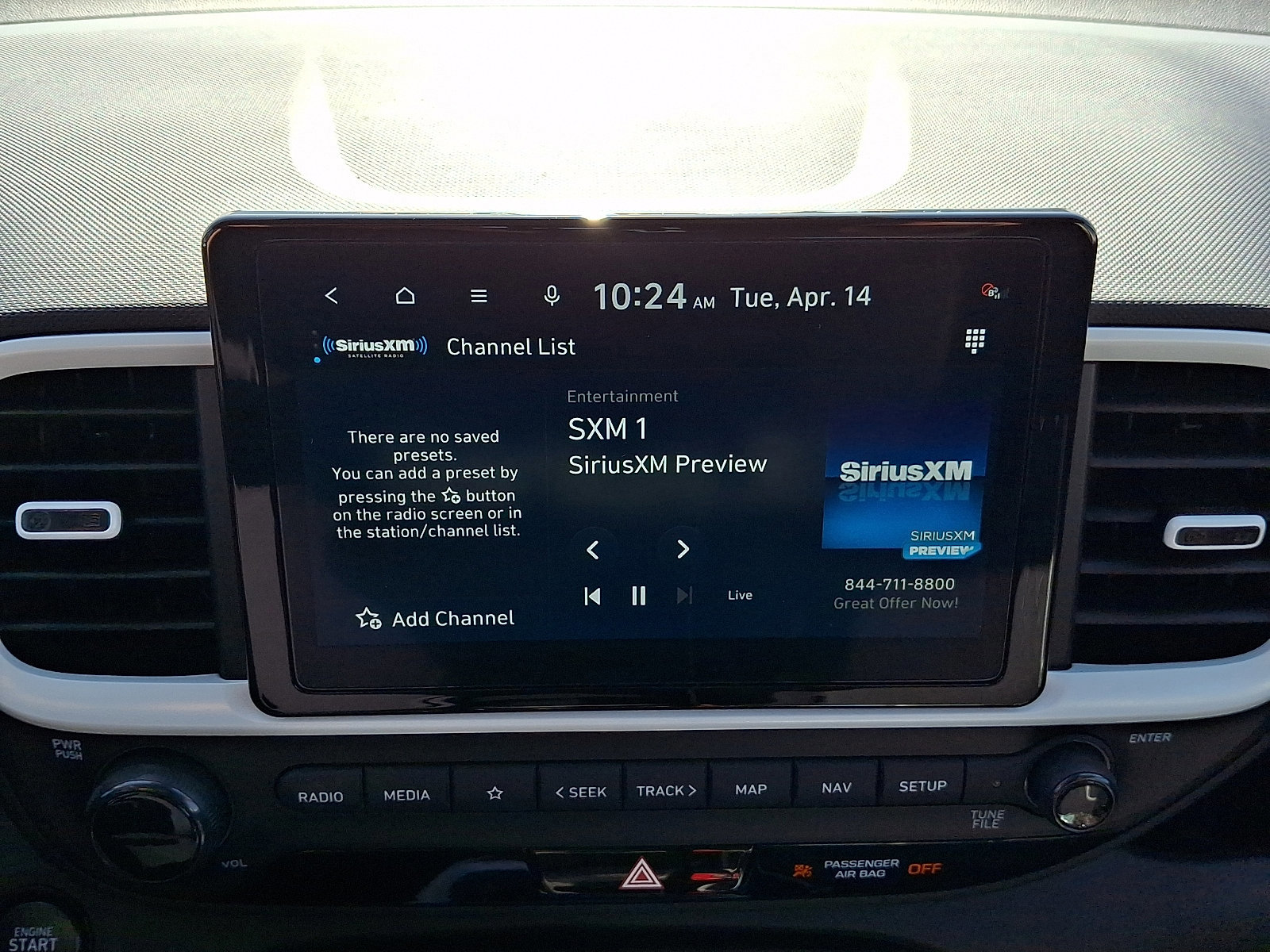 Certified 2025 Hyundai Venue Limited FWD image 17