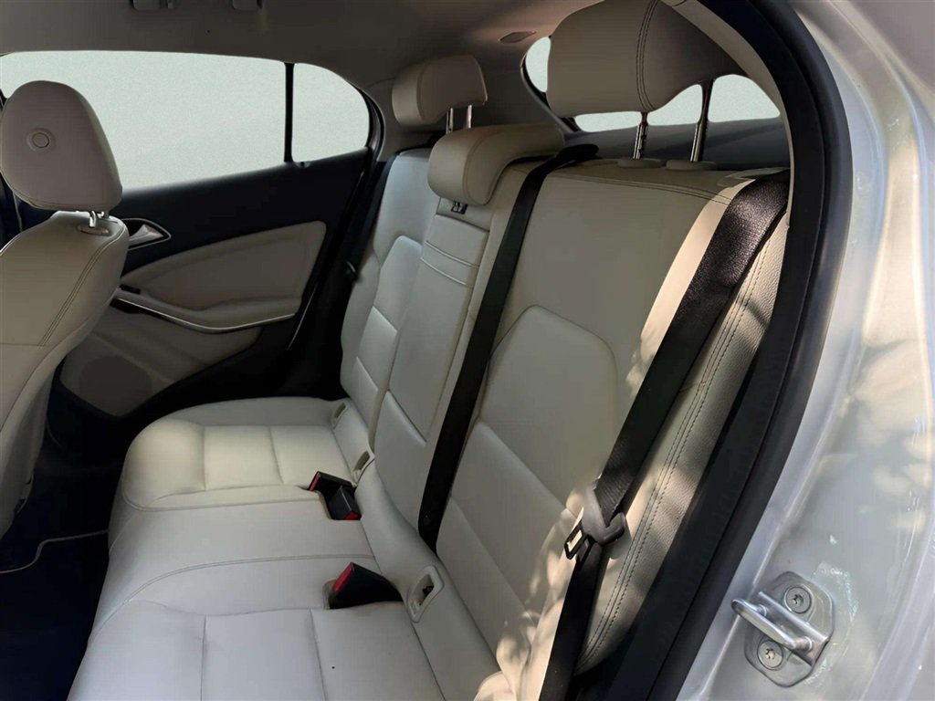 Used 2019 Mercedes-Benz GLA 250 4MATIC image 16