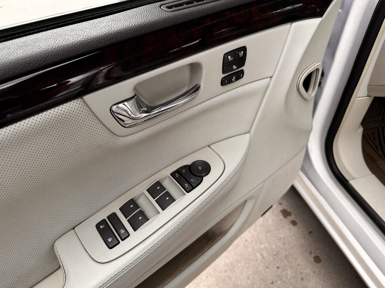 Used 2009 Cadillac DTS FWD image 15