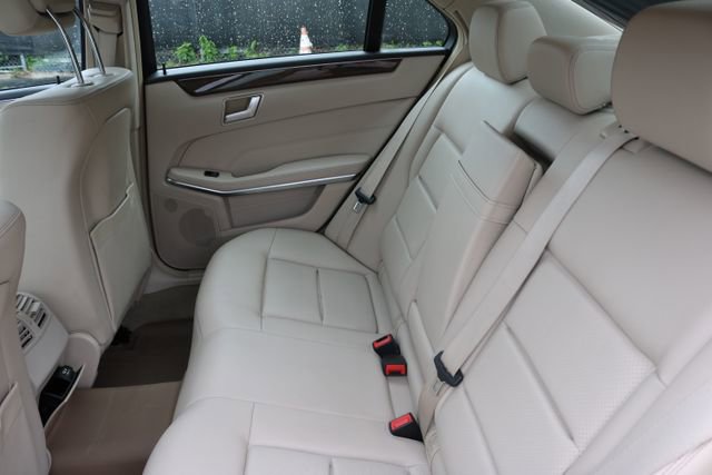 Used 2014 Mercedes-Benz E 350 Sedan image 17