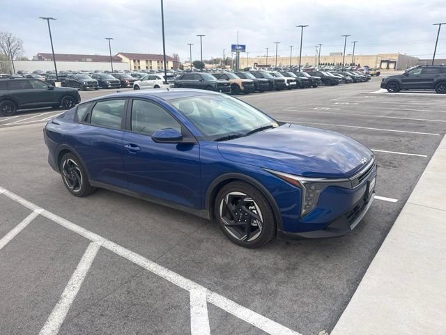 Certified 2025 Kia K4 EX FWD image 1
