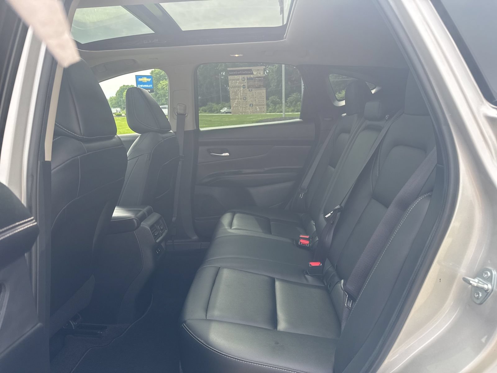 Used 2025 Nissan Murano SL AWD/4WD image 16