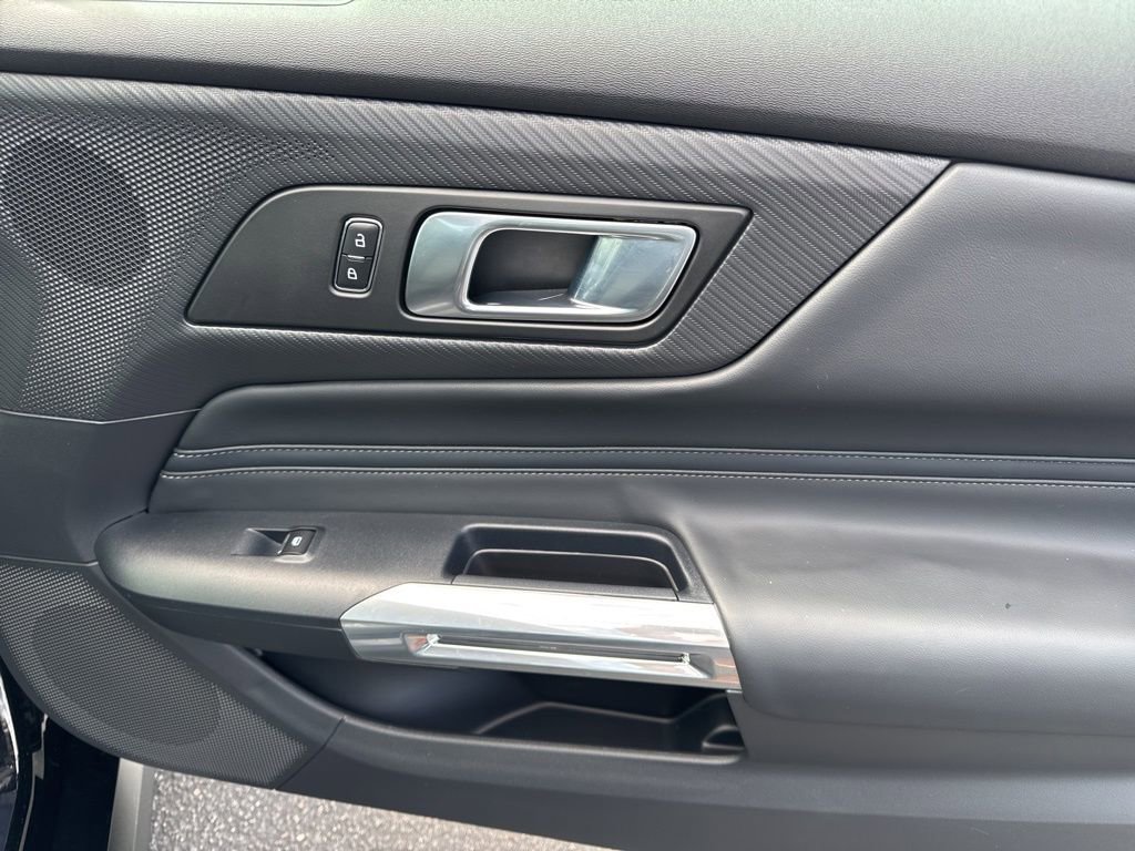 Used 2025 Ford Mustang GT Premium image 14
