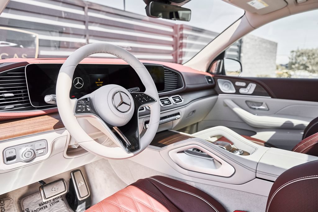 Used 2026 Mercedes-Benz Maybach GLS 600 4MATIC image 2